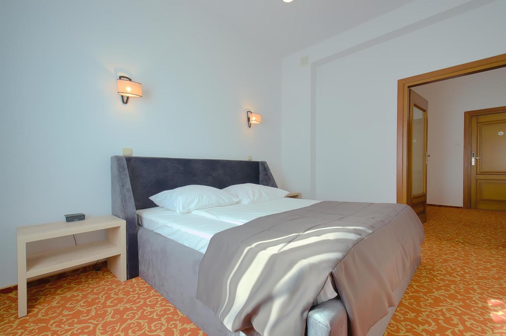 Hotel Sezam 마초바 외부 사진