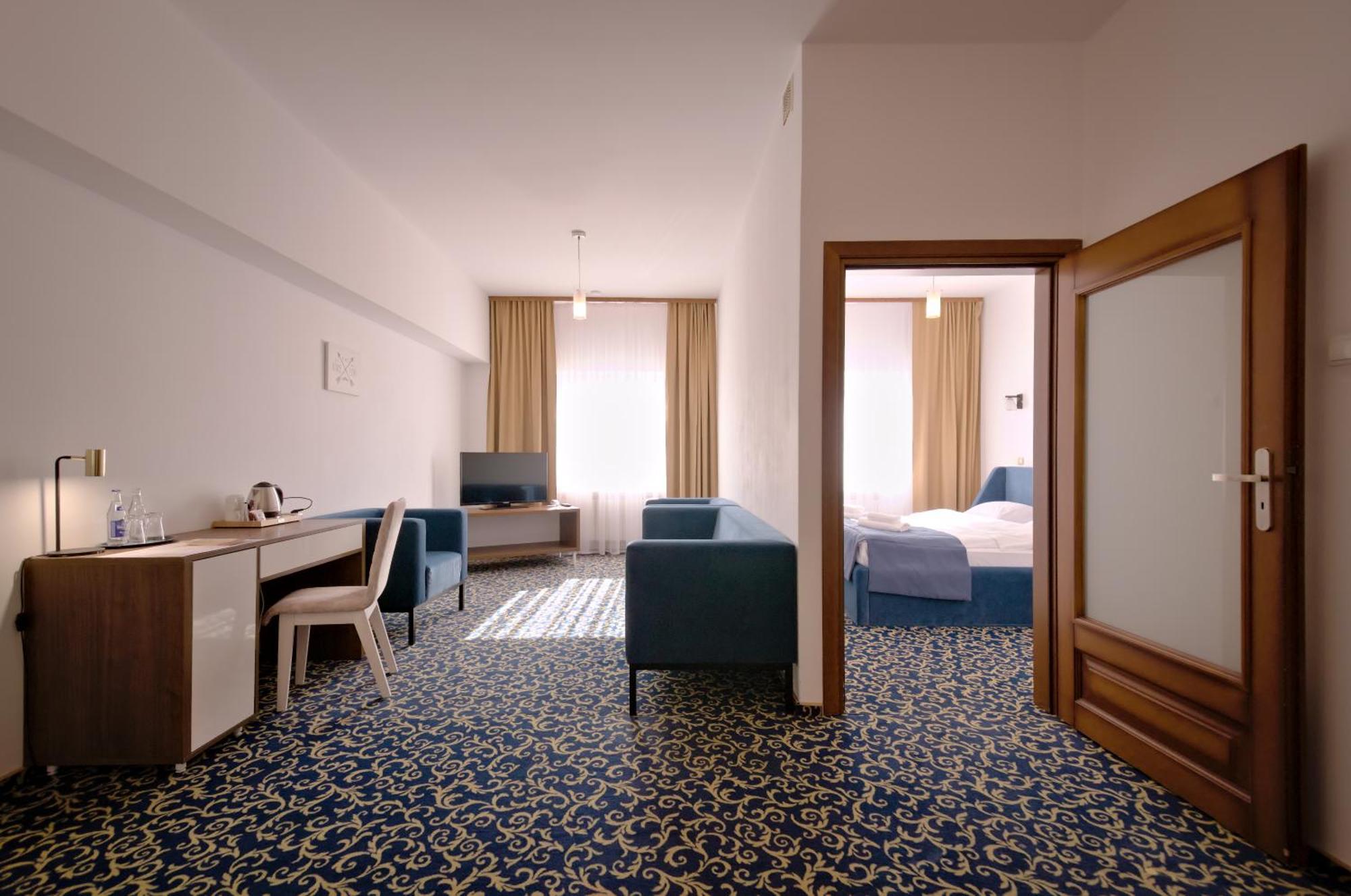 Hotel Sezam 마초바 외부 사진