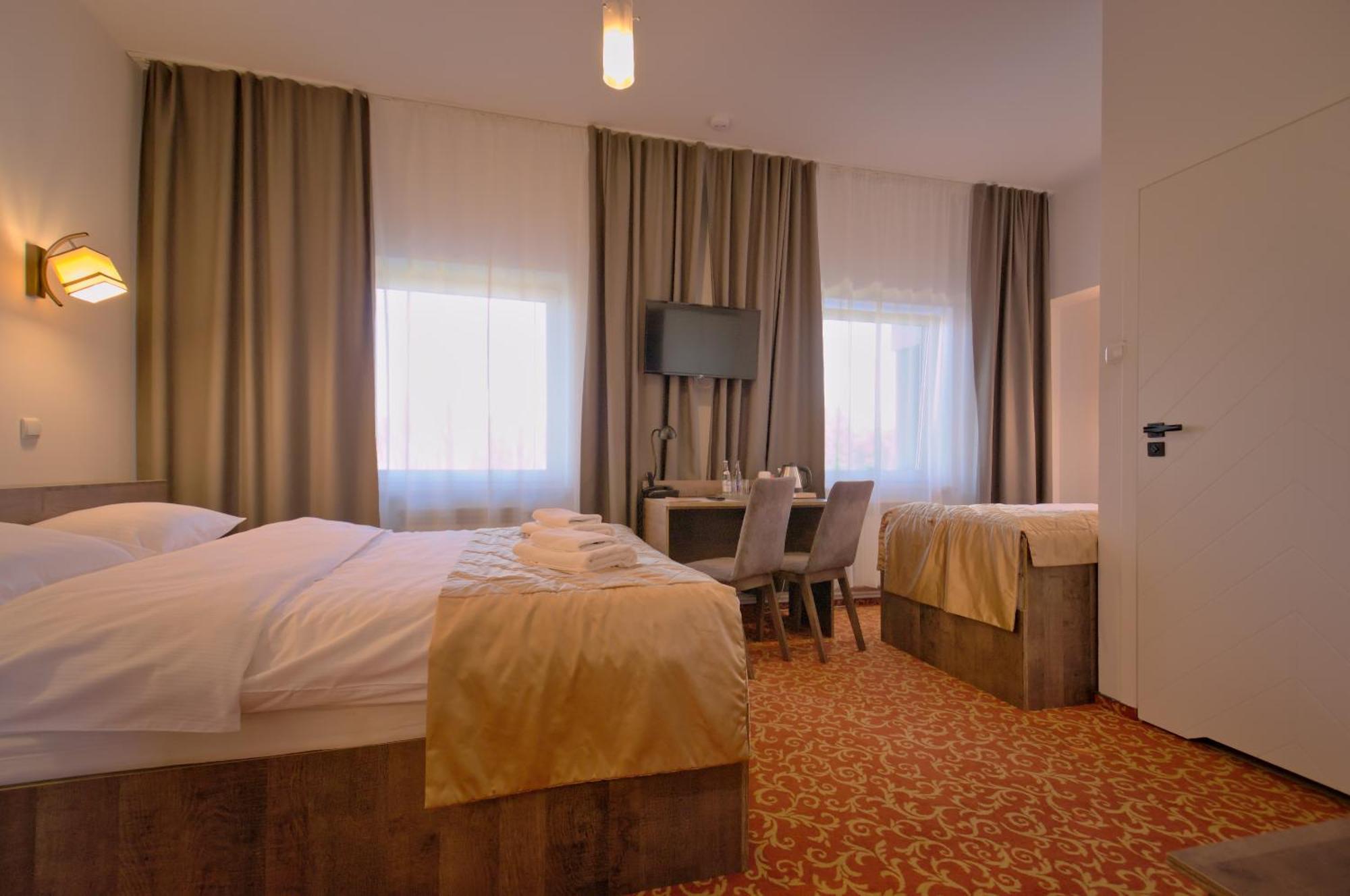 Hotel Sezam 마초바 외부 사진