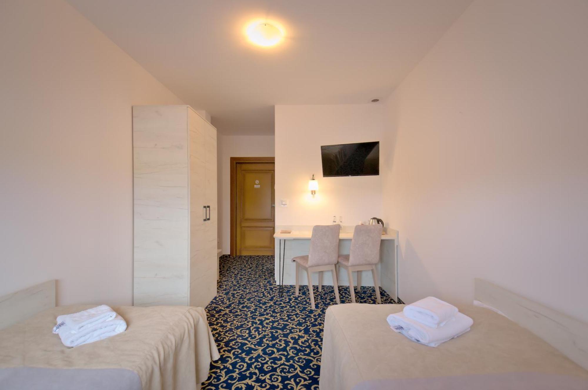Hotel Sezam 마초바 외부 사진