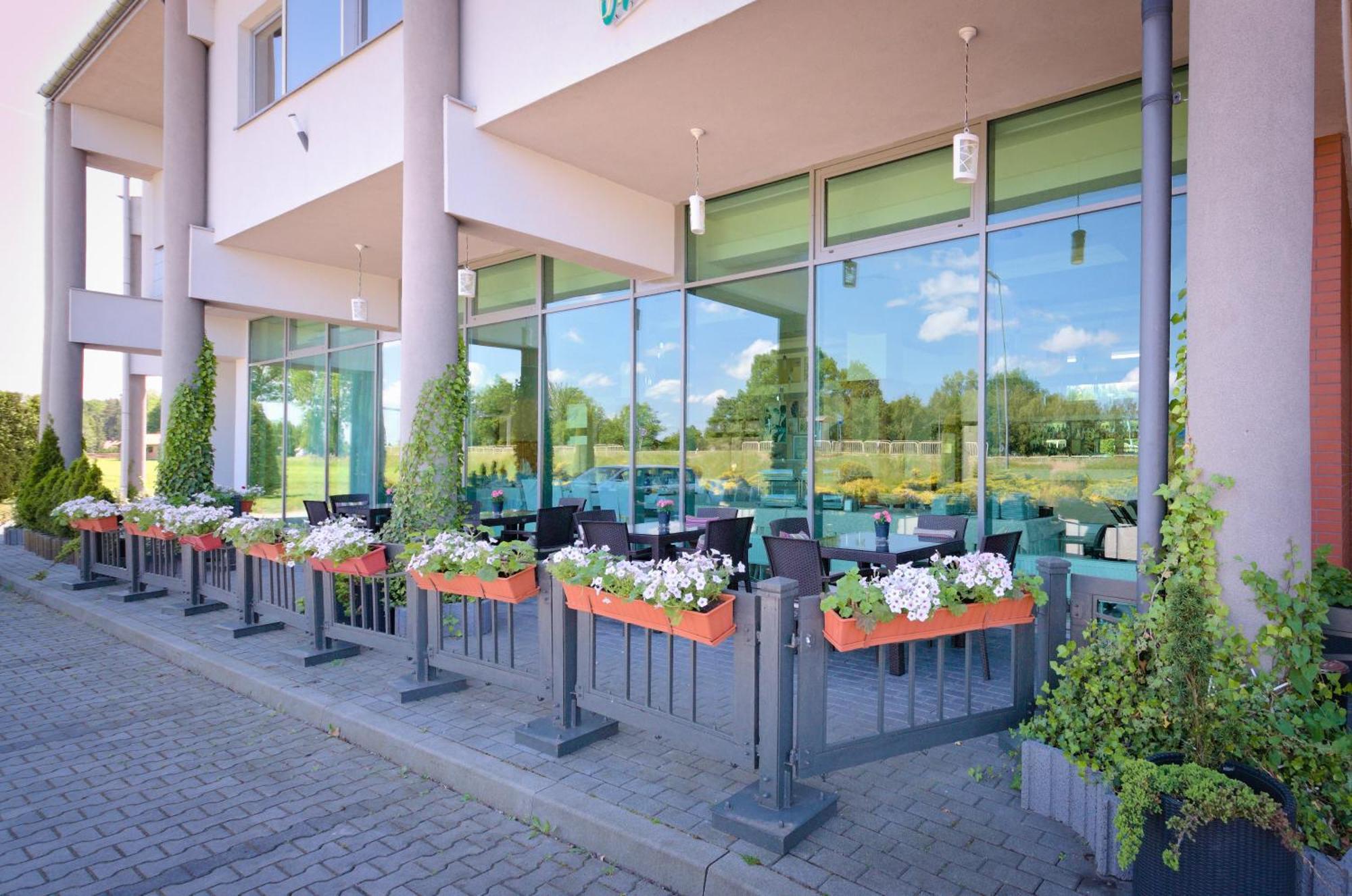 Hotel Sezam 마초바 외부 사진