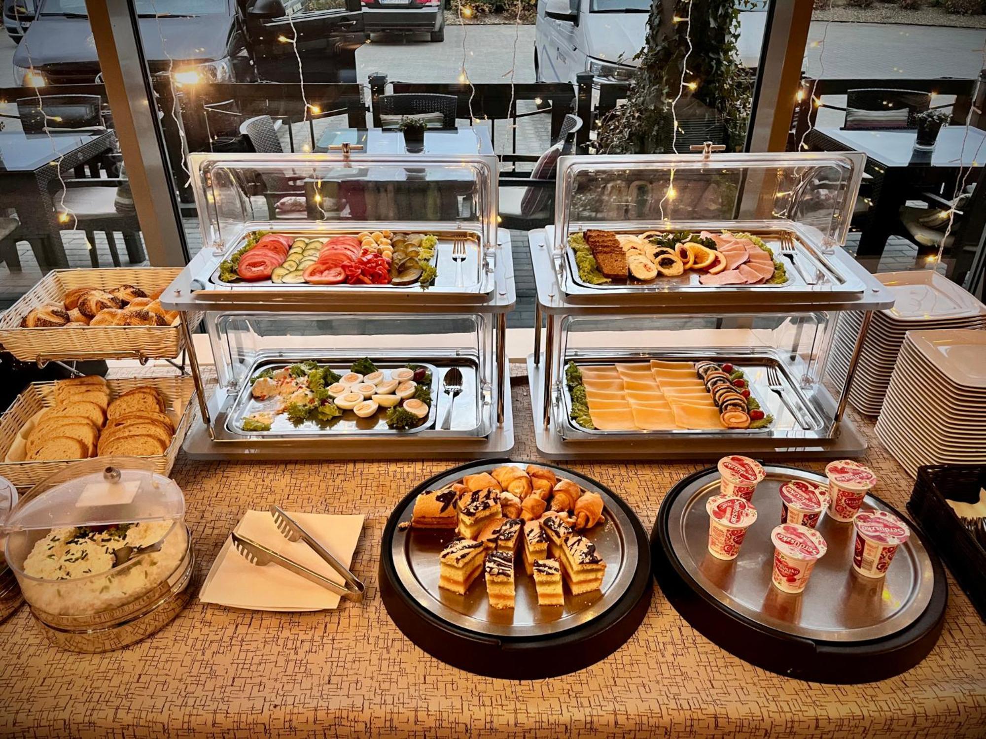 Hotel Sezam 마초바 외부 사진