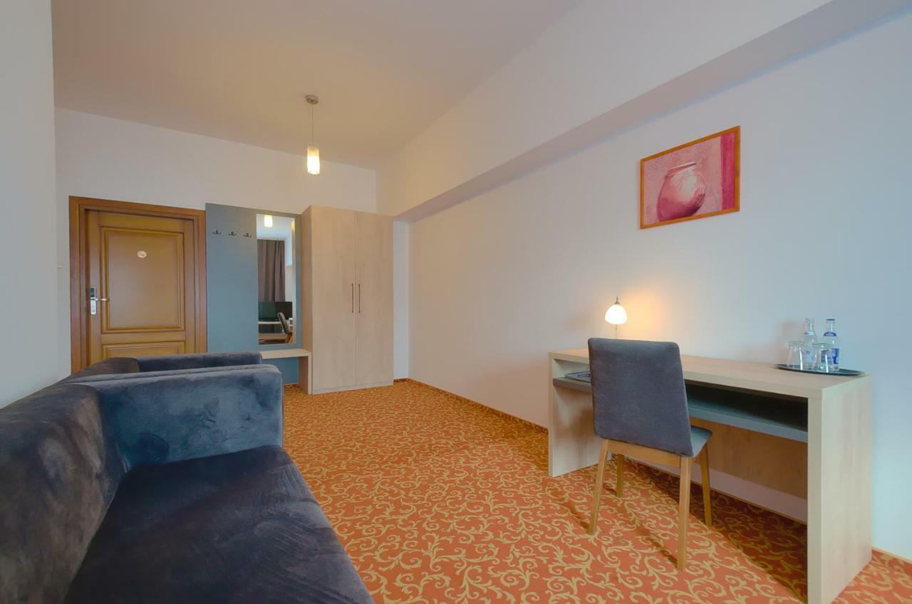 Hotel Sezam 마초바 외부 사진